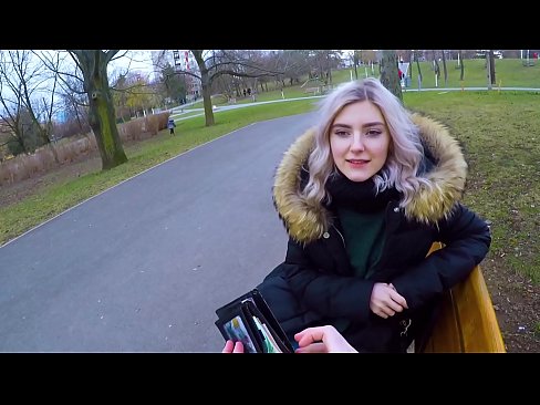 ❤️ Menelan air mani panas orang asing demi uang - blowjob di taman oleh Eva Elfie Pelacur pada kami ️❤